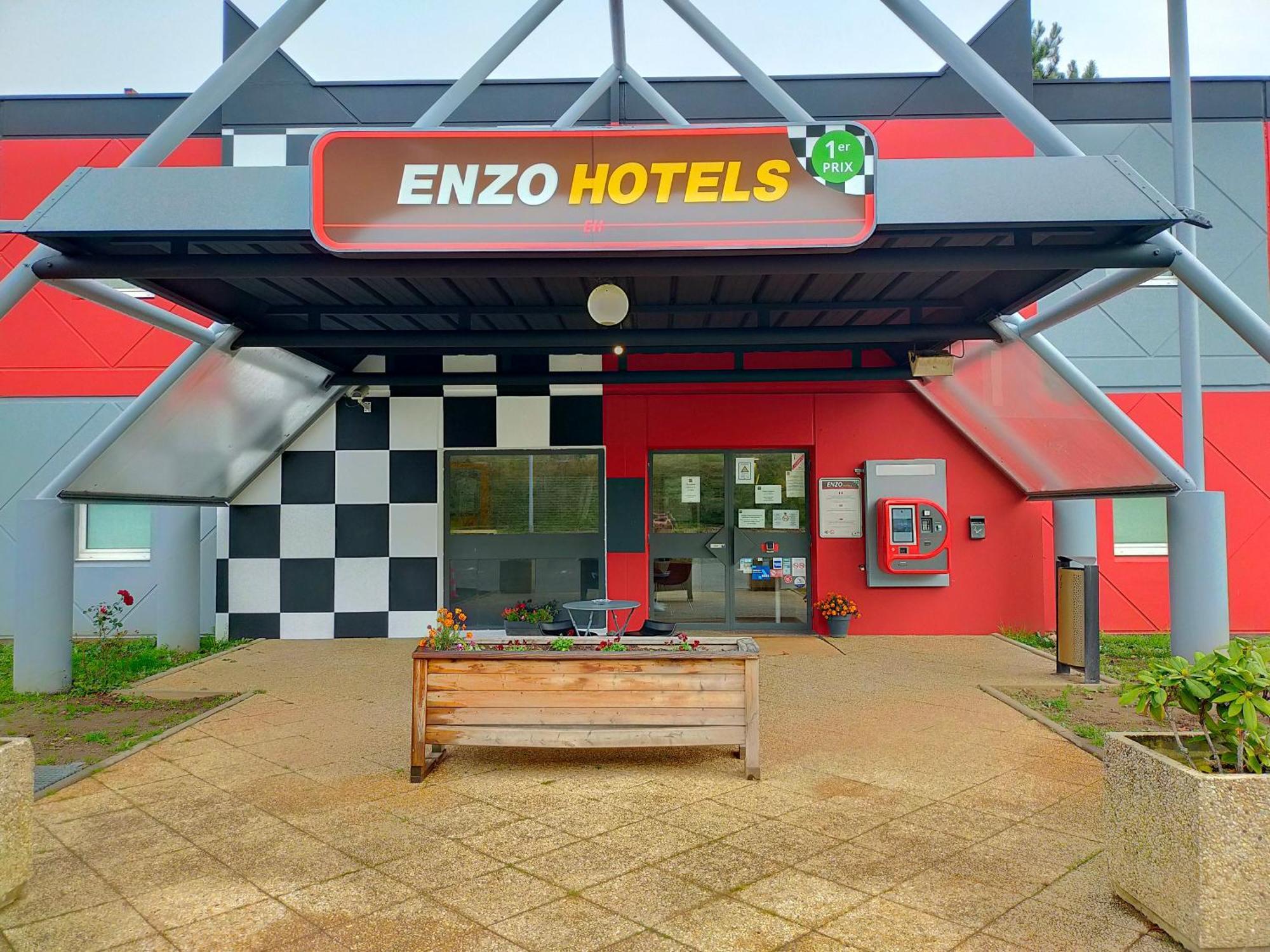 Enzo Hotel 1Er Prix Coudes Buitenkant foto