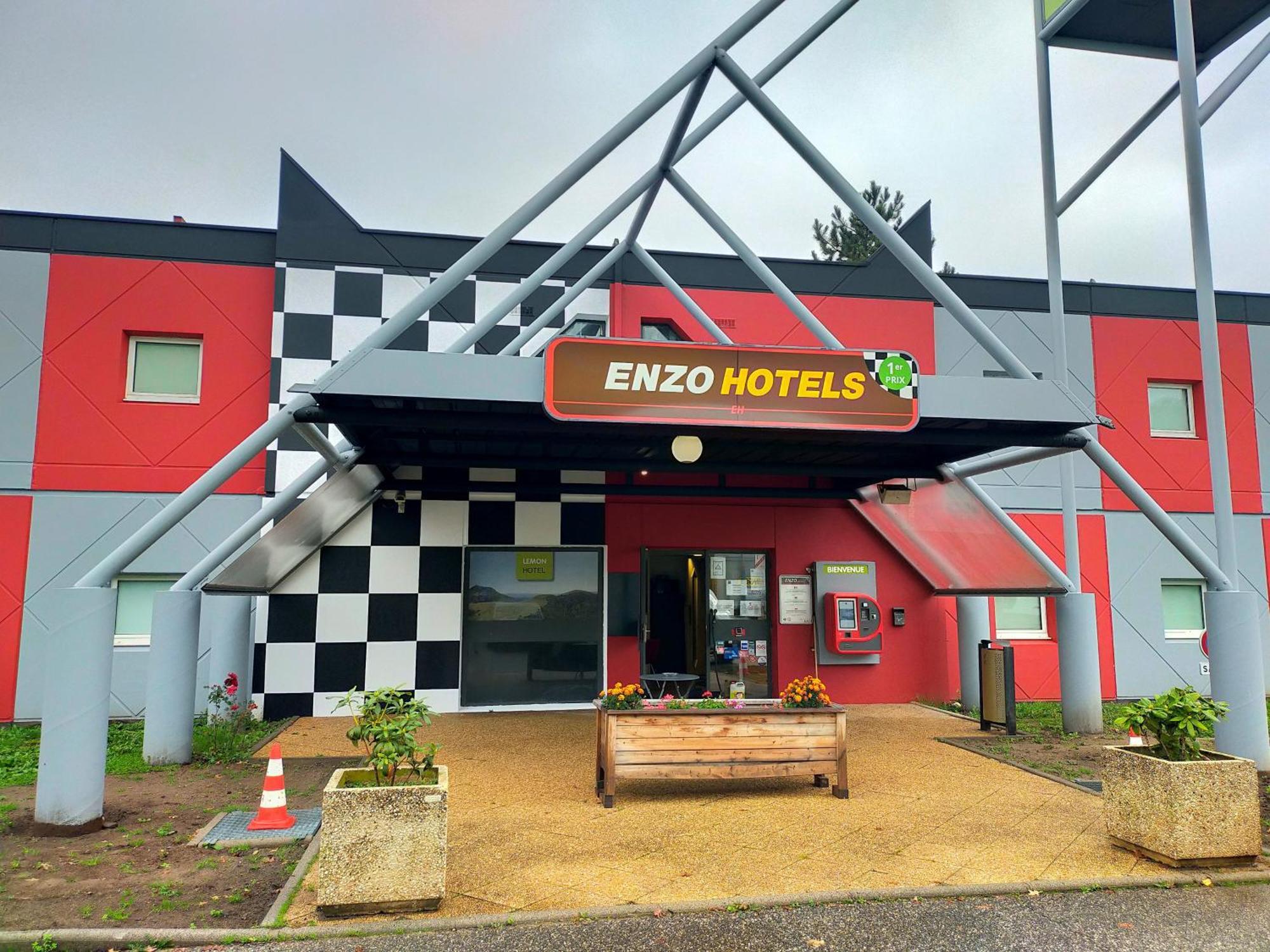 Enzo Hotel 1Er Prix Coudes Buitenkant foto